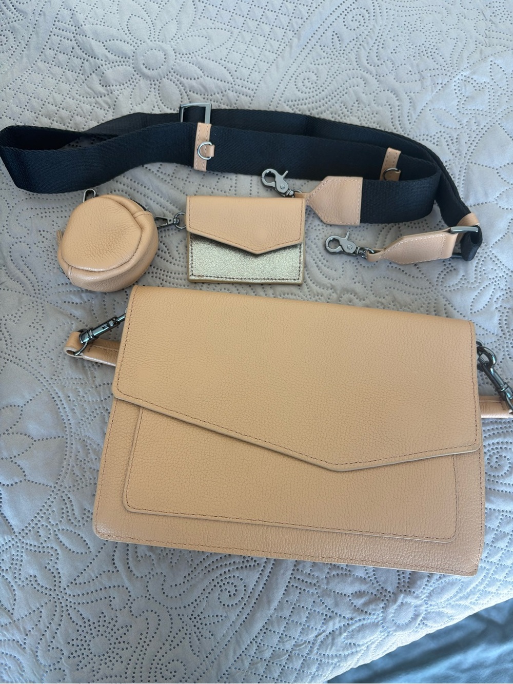 NWOT BOTKIER TAN CAMEL LEATHER HAND BAG WITH SHOULDER STRAP AND COIN PURSE